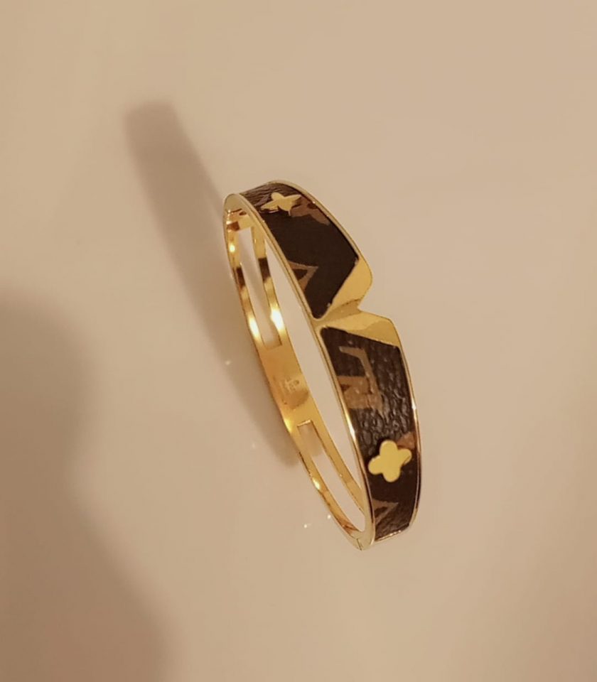 Bracelet V noir doré en acier inoxydable