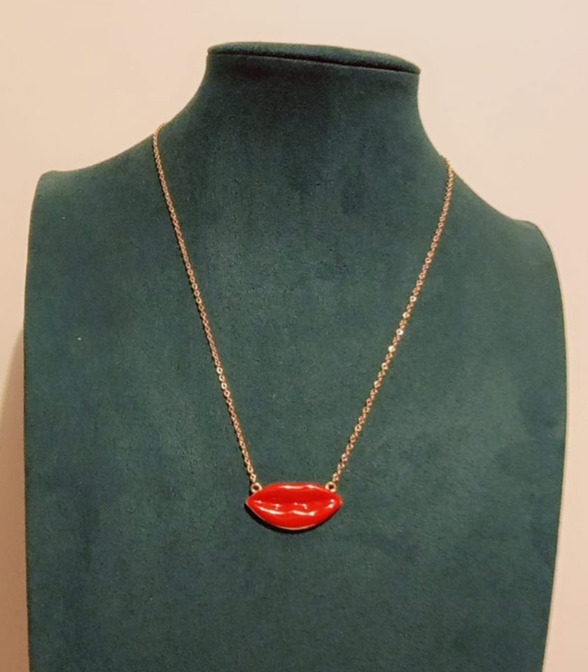 Collier bouche rouge en acier inoxydable